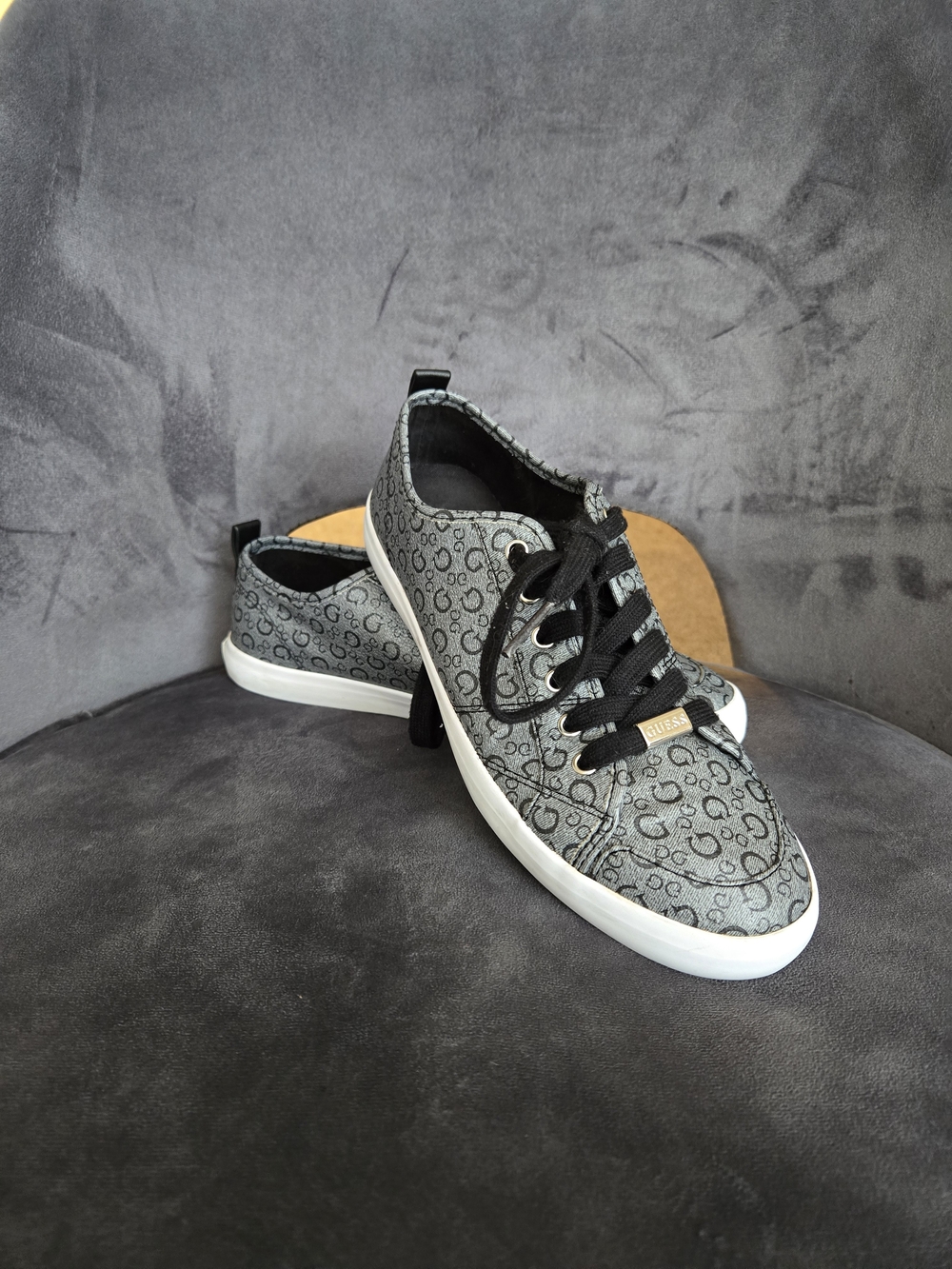 Guess Women's Monogram Logo Low Top Sneakers Grey Black Shoes WGGOODLY3-R 8.5